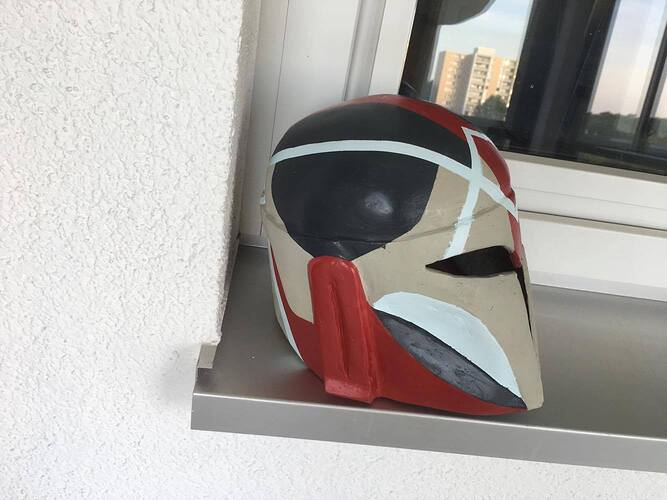 Helm seite.jpg