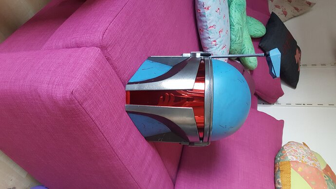 Helm neu fertig.jpg