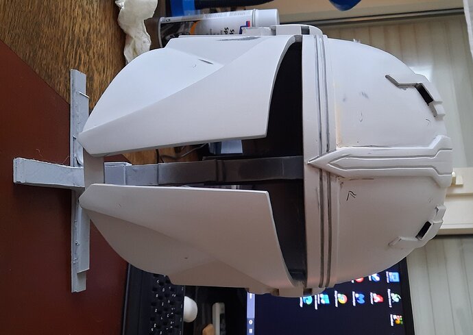 Helm NEU (8).jpg